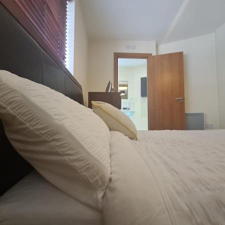 לונדון Red Naxela Canary Wharf Apartments מראה חיצוני תמונה
