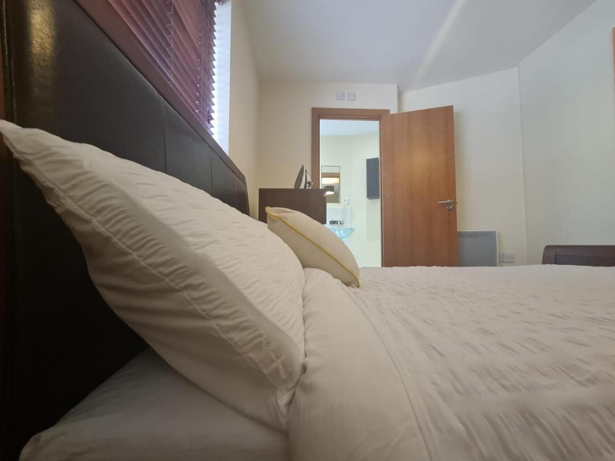 לונדון Red Naxela Canary Wharf Apartments מראה חיצוני תמונה
