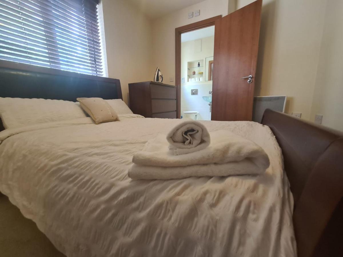 לונדון Red Naxela Canary Wharf Apartments מראה חיצוני תמונה