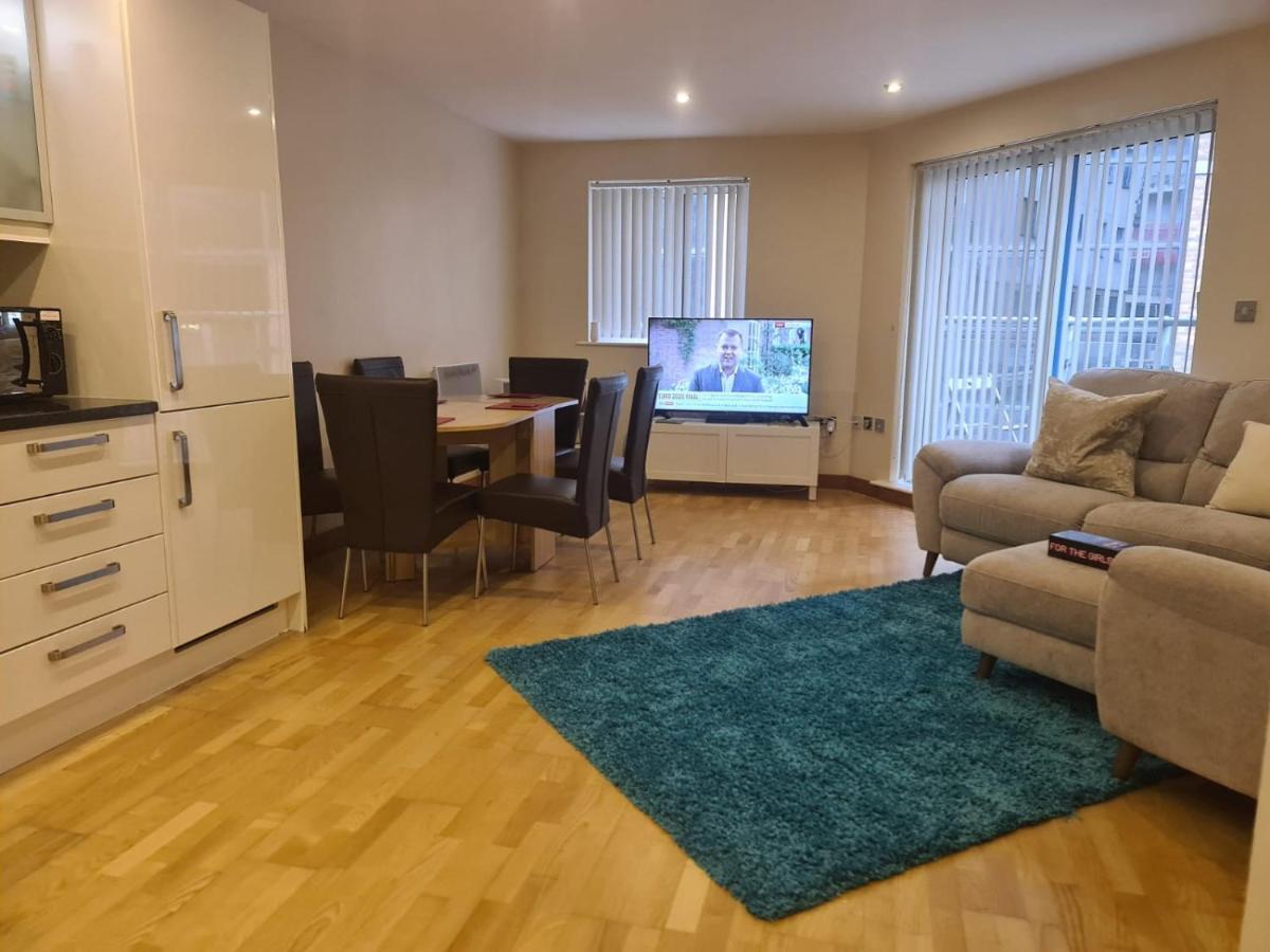לונדון Red Naxela Canary Wharf Apartments מראה חיצוני תמונה