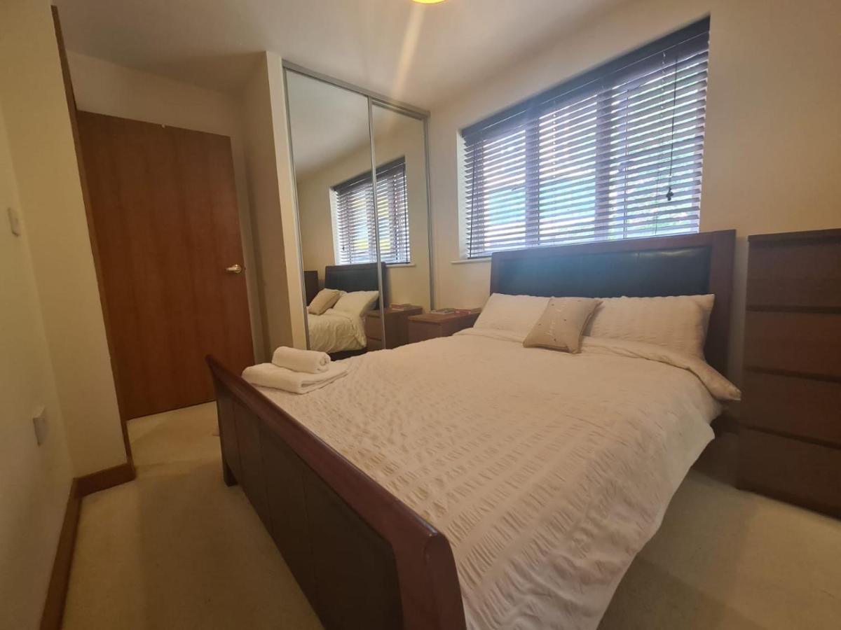 לונדון Red Naxela Canary Wharf Apartments מראה חיצוני תמונה