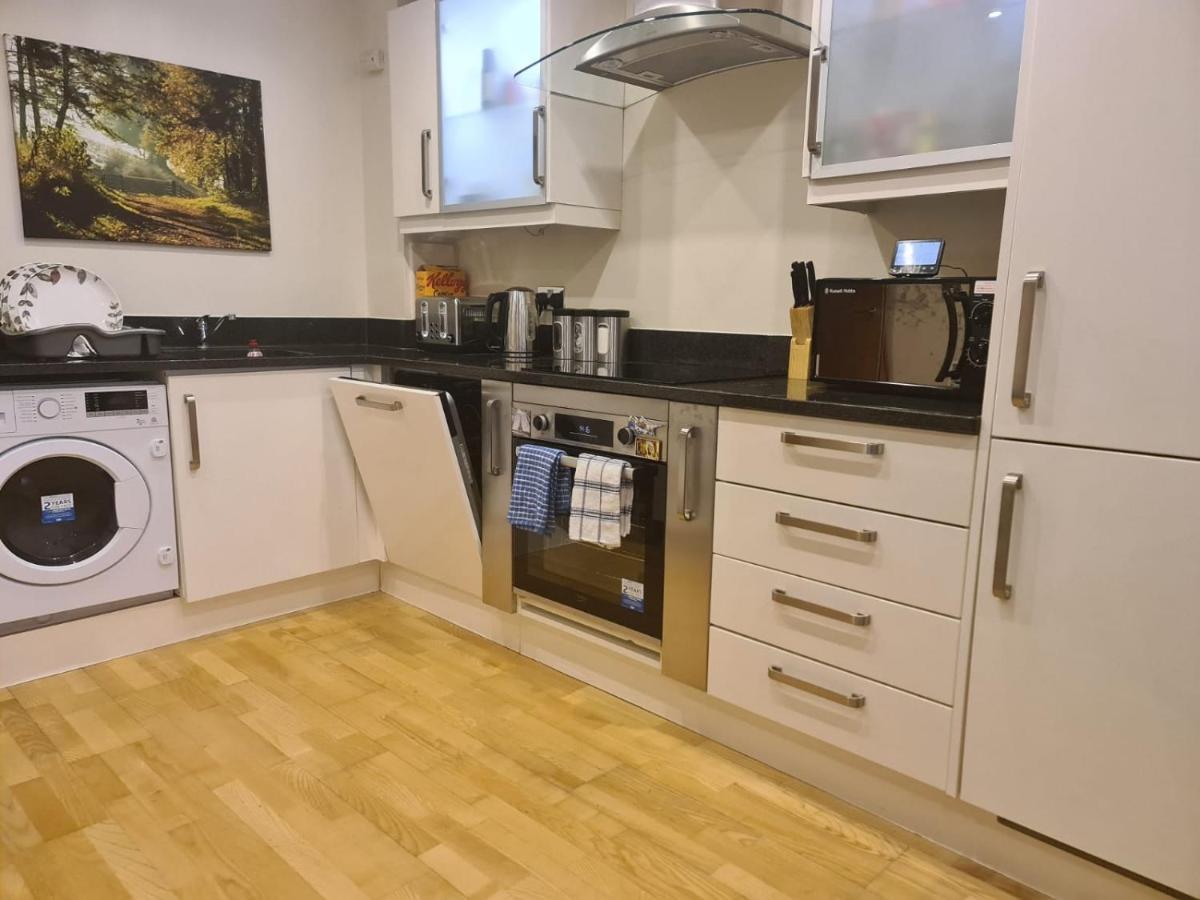 לונדון Red Naxela Canary Wharf Apartments מראה חיצוני תמונה